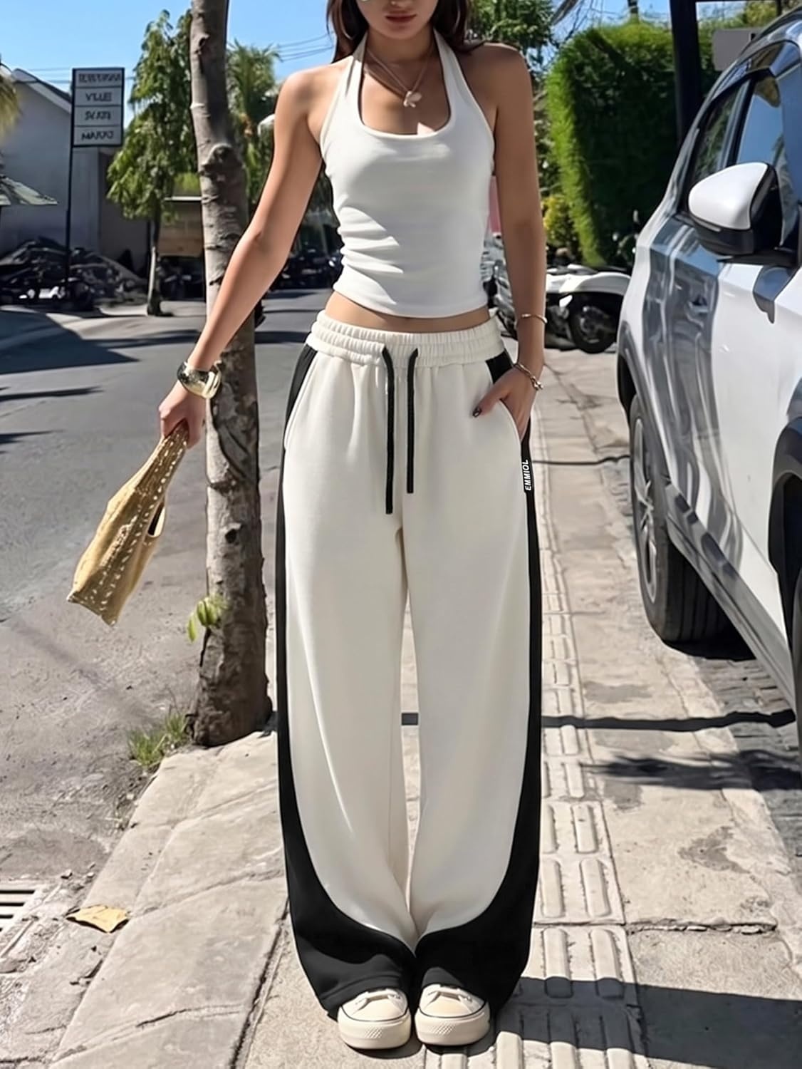 image:imageEMMIOL Barrel Sweatpants for Women Baggy High Waisted Y2K Barrel Leg Joggers with Contrast Side Panels and PocketsApricot