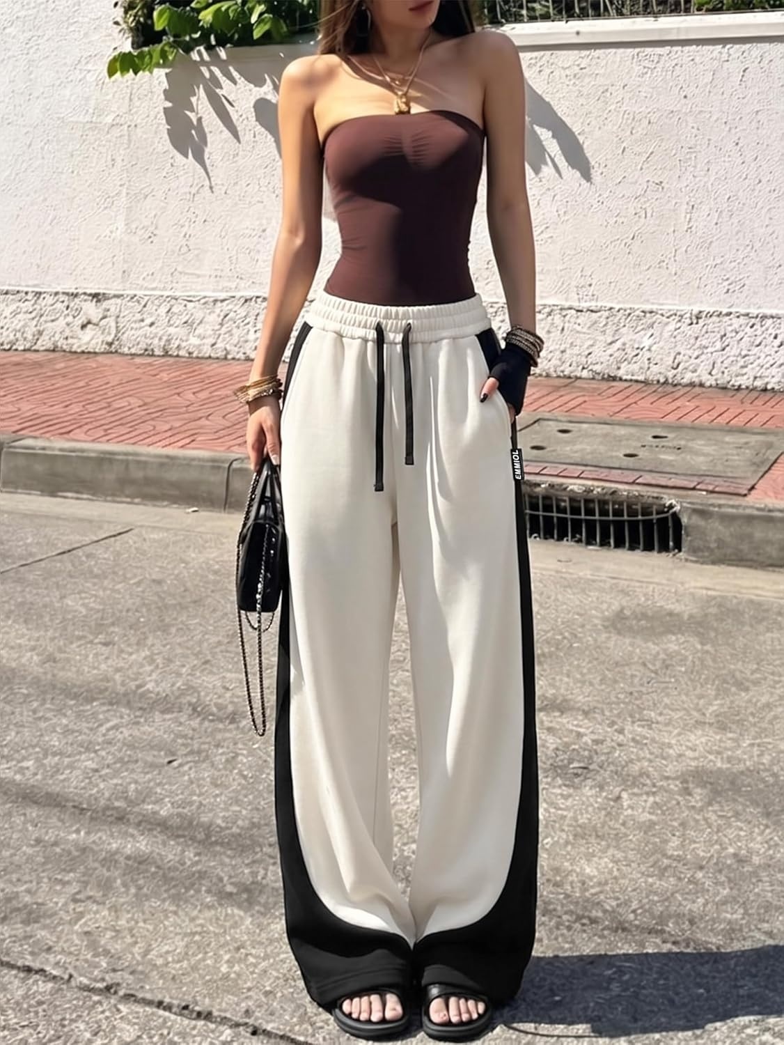 image:imageEMMIOL Barrel Sweatpants for Women Baggy High Waisted Y2K Barrel Leg Joggers with Contrast Side Panels and PocketsApricot