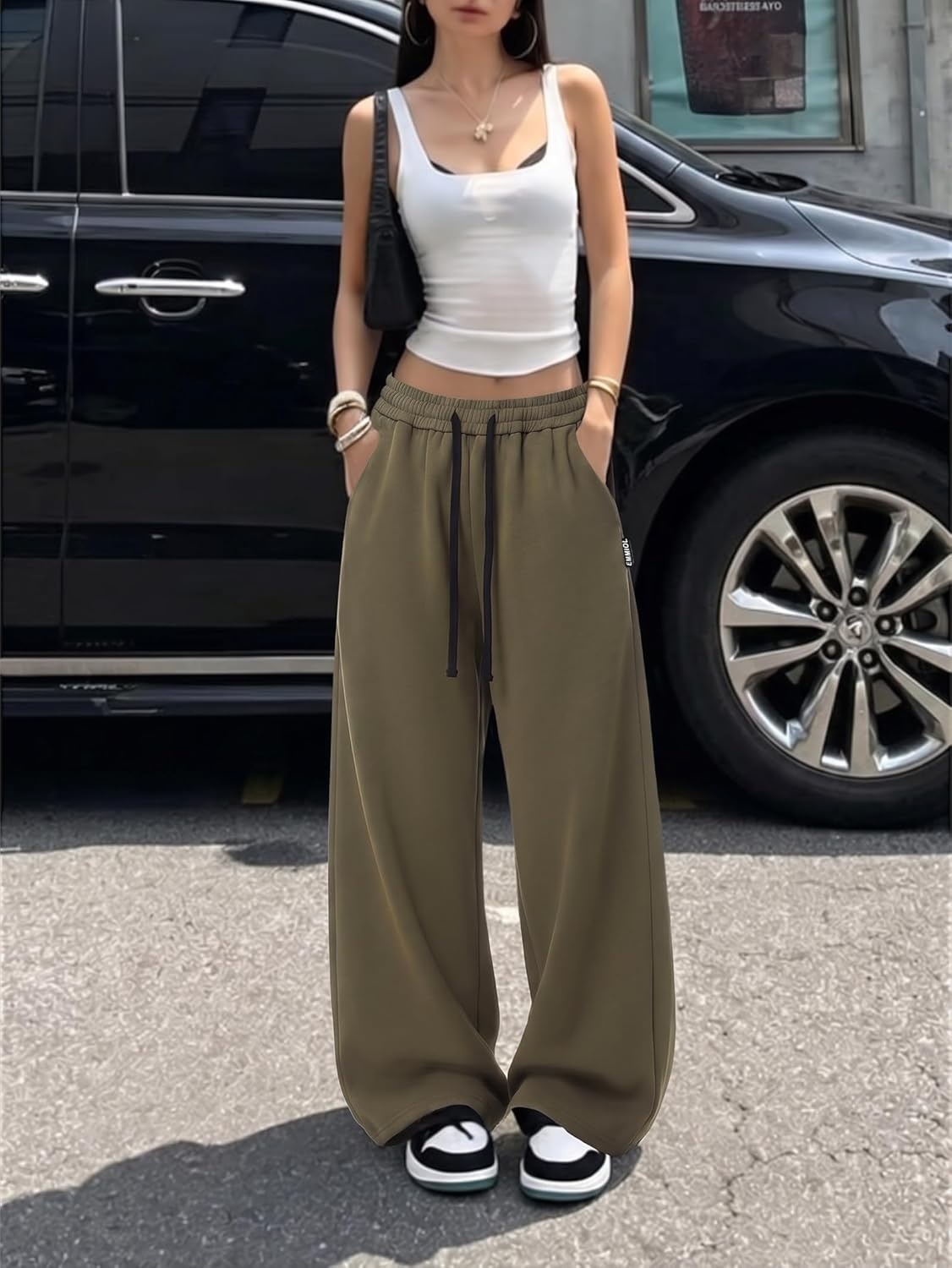 image:imageEMMIOL Barrel Sweatpants for Women Baggy High Waisted Y2K Barrel Leg Joggers with Contrast Side Panels and PocketsBottle Green