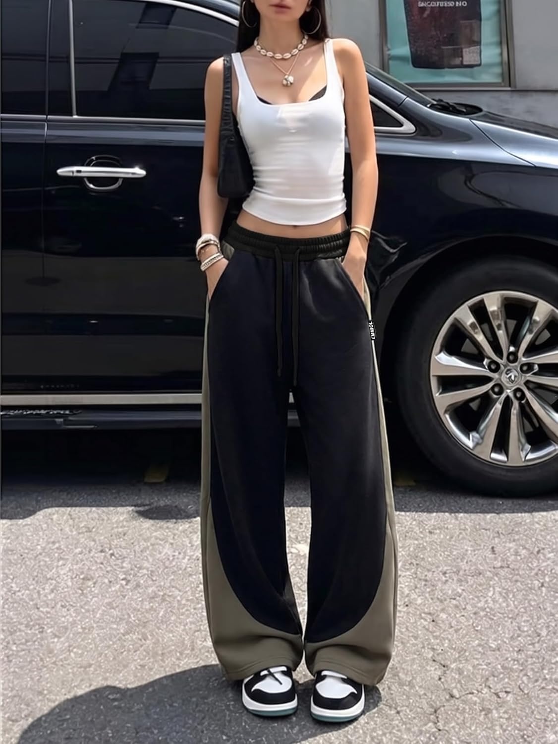 image:imageEMMIOL Barrel Sweatpants for Women Baggy High Waisted Y2K Barrel Leg Joggers with Contrast Side Panels and PocketsDark Green